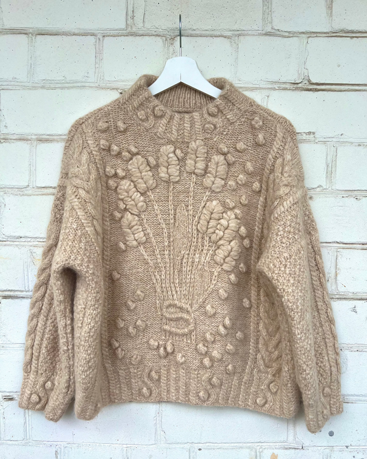 Spikelets Sweater in Oatmeal Cookie Color