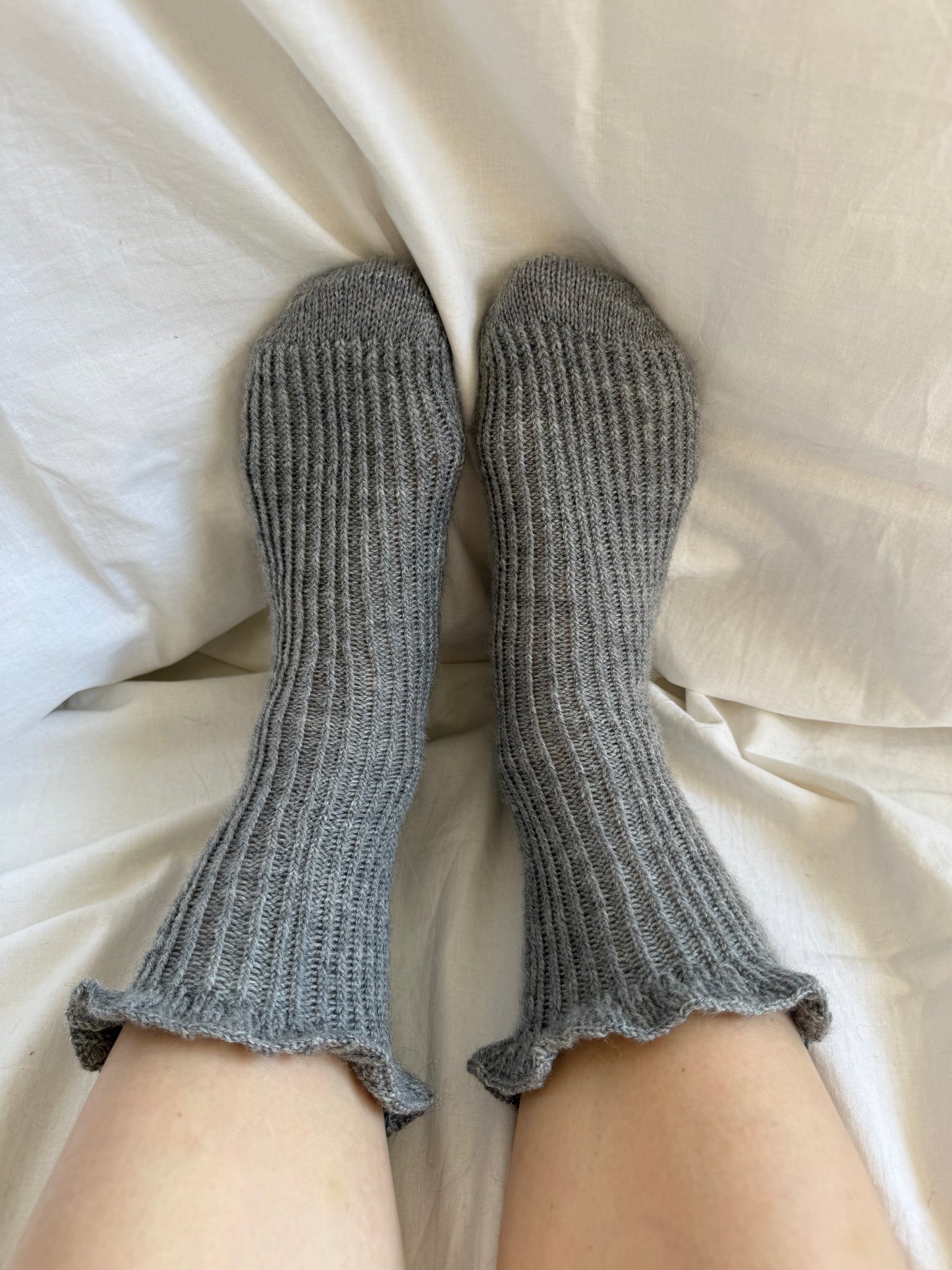 Gray Wool Socks with Ruffle