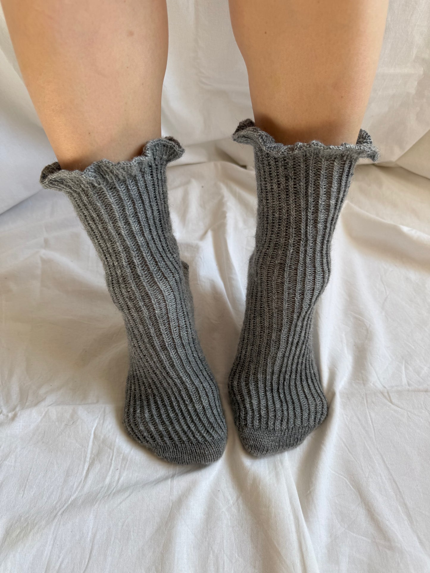 Gray Wool Socks with Ruffle