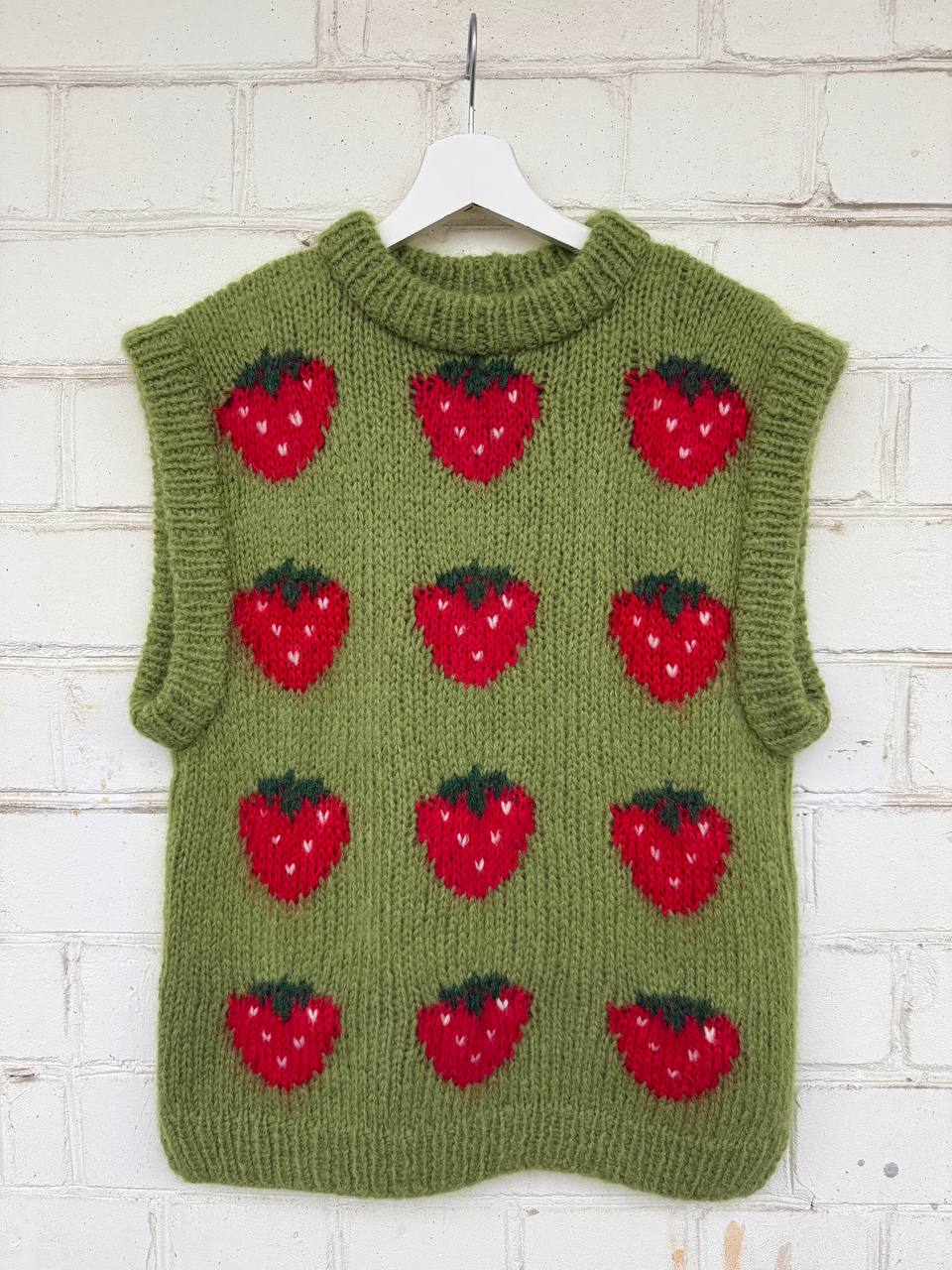 Зелена жилетка "Полуниці"