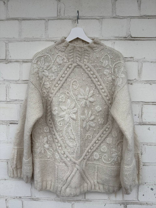 Светр "Кремовий Квіт"